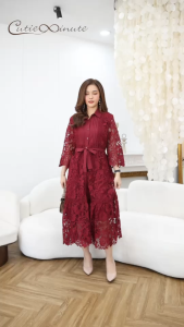 Cutie Minute อก ฟรีไซส์ 44" Maxi dress ผ้าลูกไม้เกรดพรีเมี่ยม ลายลูกไม้สวยมากค่ะ ดีเทลเย็บตีเกล็ดช่วงอก มาพร้อมเชือกผูกเอว