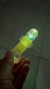 Water turn on/off fishing lure light with 450/900 hours capacity and 500 meters water pressure proof
