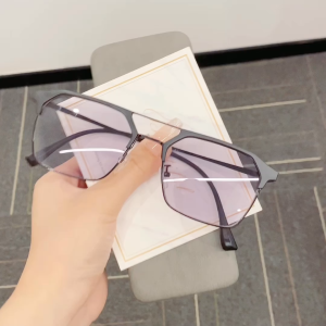 Fashionable Mechanical Gradient Lens Dual-beam Anti-blue Light Suitable for Both Men and Women Graded Glasses for Nearsighted