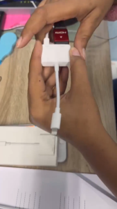 Light To HDMI สายแปลง สามารถเชื่อมต่อกับสายเคเบิลเครือข่าย สำหรับ iOS ไปแสดงผลที่หน้าจอ คอมพิวเตอร์ TV และ โปรเจคเตอร์