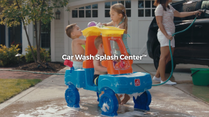 Step2 Car Wash Splash Center โต๊ะเล่นน้ำ โต๊ะเล่นทรายเด็ก ธีมจำลองการล้างรถ แถมอุปกรณ์เสริม 13 ชิ้น
