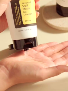 COSRX Advanced Snail Mucin Gel Cleanser Membersihkan wajah dengan lembut - 150ml