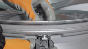 Continental C30 Tire Pressure Monitoring System | Real-time actual tire pressure
