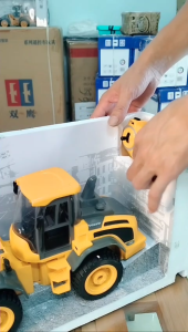 Xe nâng Ủi  điều khiển từ xa VOLVO E569 - Tỉ lệ: 1:16