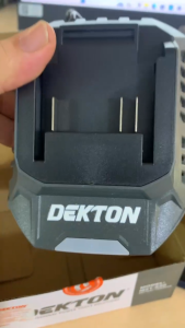 Sạc pin DEKTON M21 - S20PRO có thể sử dụng để sạc pin cho các dụng cụ cầm tay không dây của thương hiệu DEKTON