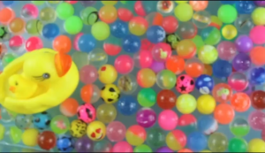 MAINAN BOLA BEKEL KARET 2.4CM ANTI TENGGELAM/BANYAK MOTIF