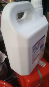 Nước tẩy nhà tắm Aon can 3.8L