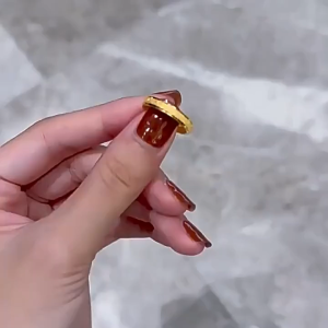 1 กรัม เดือนแหวนทองคำแท้ 1 ลายเหลี่ยมรูง (ขนแมว) ทองแท้ 96.5% ขายได้ จำนำได้ สินคเก็บเงิน ปลายทาง