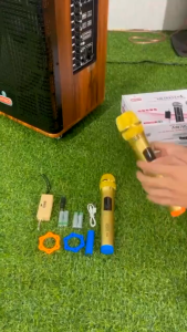 trọn bộ 2 micro karaoke không dây chính hãng ontekco đa năng kết nối bằng tần số  cố định bắt sóng từ 25-30m hát nhẹ bảo hành 12 tháng đầy đủ phụ kiện