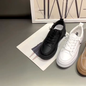 Sepatu Wanita Terbaik: Sneaker Wanita Terkini & Viral Best Seller