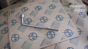 Kunci Roda Mobil 19 / 21 mm + Lobang Pemutar Dongkrak