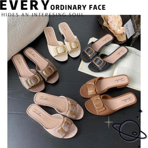 QDshop งานจริงสวยมาก  รองเท้าแตะแฟชั่นแบบสวม เป็นงานส้นเตี้ย สวย ดูดี มีระดับ ประทับใจ ใส่สบาย  อยากเป็นเจ้าของต้องรีบก่อนสั่งซื้อเลยยย