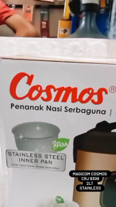 CRJ-9308 Rice Cooker Cosmos dengan innerpan Stainless Steel yang sehat tahan gores dan mudah dibersihkan.