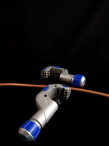 Bearing Type Tube Cutter with 2 pcs Bearing Type Blade