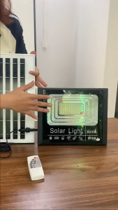 Đèn led năng lượng mặt trời 1500w loại to pin 15000 mAh bảo hành 12 tháng chống nước tuyệt đối  dây dẫn dài 5 mét  tự động cảm biến ánh sáng bật tắt khi trời tối