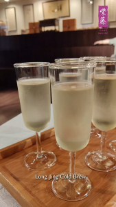 Purple Cane Yu Qian Qun Ti Varietal Long Jing Green Tea Year 2025 Hangzhou (80g) 紫藤 雨前群体种龙井 绿茶 2025年 杭州（80克）