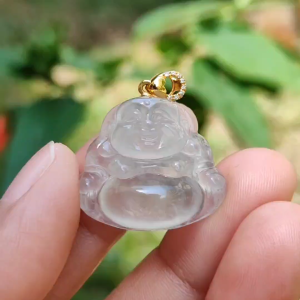 High Translucent Icy Natural Type A Jadeite Jade Set with 18k gold clasp with diamonds as pendant certificate included weigh 5.43 grams measurement 20.3 * 23 * 7.7 mm (18kp17)