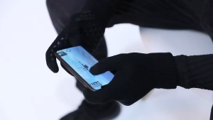 iGlove Sarung Tangan Touch Screen Untuk Smartphones dan Tablet - Black