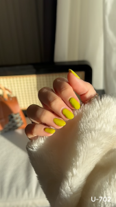 สีทาเล็บกึ่งเจล ยาทาเล็บ U-DELI U-702 ไม่อบ สีเล็บ สีทาเล็บสีเขียว Green Vegan Nail Polish สีเขียวสดใส สร้างลุคสดใส ไบรท์ๆ ดูมีชีวิตชีวาสีชัด สวยเงางาม ไร้กลิ่นฉุน
