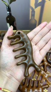 Lược Gỗ Đàn Hương Massage Da Đầu Hình Cá Heo Chải Đầu Cạo Gió Massage Cổ Vai Gáy Thư Giãn Giảm Đau Nhức
