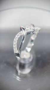 Gr Jewel แหวนเงิน925 ฝังsapphine cz บ่าข้าง 14 เม็ด Grr047