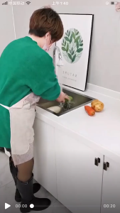 ตะกร้าล้างผัก ตะกร้าสะเด็ดน้ำ ระบายน้ำสําหรับห้องครัว สไลด์ยืด-หดได้ มีที่ระบายน้ำ ตะแกรงล้างผัก vegetable washing basket