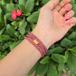Q1030 Chuỗi 3v Thạch Anh Dâu Hồng 6li mix charm tỳ hưu V24k cho Hỏa và Thổ - Phong Thủy TUDO