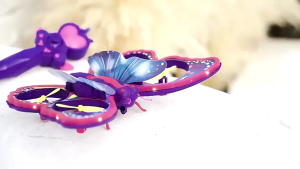 ของเล่นบังคับ โดรนผีเสื้อของเล่นเด็ก พร้อมคฑารีโมทคอนโทรล สี่ใบพัด รูปผีเสื้อกากเพชร เครื่องบินโฟม