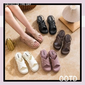 NDDshop มาใหม่ สุดคุ้ม รองเท้าแตะแฟชั่น แบบสวมสายไขว้ ช่วยเก็บหน้าเท้า และมีสายรัดส้น สวมใส่กระชับเท้า พื้นหนากำลังดี มีมาให้เลือกหลายสี ของมันต้องมีน๊าาา