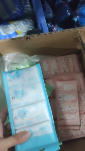 khăn ướt mini bịch 8 túi khăn ướt mini cầm taybỏ túi tiện lợikhăn ướtkhăn đa năng