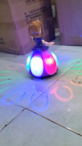 Lồng đèn trung thu đèn công chúa bạch tuyết . Nhạc vui nhộn đèn led nhấp nháy di chuyển khắp phòng chạy pin con thỏ NGỌC THỊNH