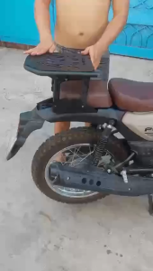 Cảng sau 2 tầng nhôm nguyên khối xe PG 01 Yamaha không chế cháo