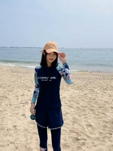 ชุดว่ายน้ําแขนยาว 3ชิ้น ชุดดําน้ำผู้หญิง กัน UV ระบายความร้อนได้ยอดเยี่ยม ลายดอกไม้