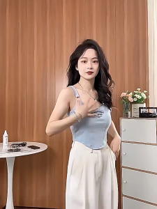 HEILOU Hot Girl Design Sense Stylish Versatile Tank Top with Chest Pad Athleisure Singlet Crop Tops Women Camisoles