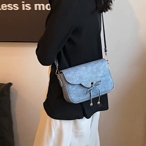 TÚI FORM VUÔNG STYLE THẮT NƠ DENIM KHÓA TỪ