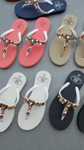 dép  nữ đính đá (form rộng đặt lùi 1 size) có 2 kiểu xỏ ngón và quai hậu đế cao su dẻo quai mềm mang êm chân size 35 đến 40.