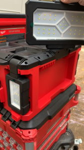 MILWAUKEE M18™ PACKOUT™ Area Light/Charger - M18 POALC