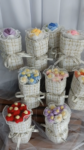 TTEEN GIFT Crochet Flower Knitted Bouquet Wool Birthday Teachers Girl Friend Girl Light 勾线编织针织女生闺蜜花束