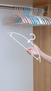 5pcs No Shoulder Bumps T-Shirt Sweater Coat Narrow Hanger Wardrobe Non Slip Closet Organizer