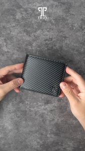 Troy - Enzo - Dompet Pendek Lipat Pria Bahan Kulit Motif Carbon