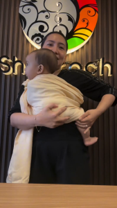 Shadrach Ringsling Breathable Baby Carrier Suitable from Newborn to Toddler | Made from 100% Cotton Suitable for Breastfeeding Handwoven in PH