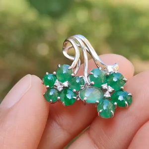 Unique design with 10 Quality Green Natural Type A Jadeite Jade Cabochons set on Quality S925 Silver as Pendant certificate weigh 2.39 grams (s925p1)