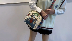 Tas Selempang Oval Karakter Owl dan Elephant