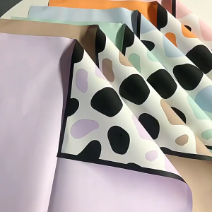 20 LEMBAR Flower Wrapping Paper Kertas Buket Bunga Pastel Girrafe Pattern KB6099