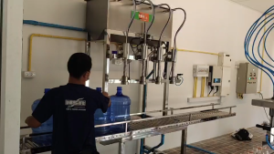 เครื่องบรรจุน้ำขวด 4 หัว