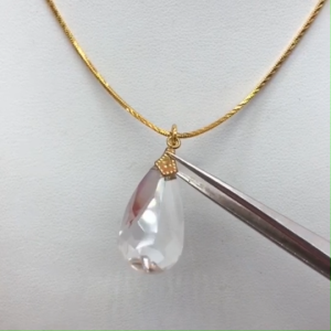 จี้คริสตัล สีใสตัดเหลี่ยม ทรงหยดน้ำ ขนาด 1.3x2.5cm เสริมบารมี ใส่ในชีวิตประจำวันได้ จี้ห้อยคอ แฟชั่น งานสวย พร้อมส่ง