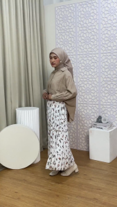 Rok Plisket Motif Bunga Premium Wanita Hanni