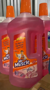 Nước lau sàn Mr Muscle Glade chai 1L