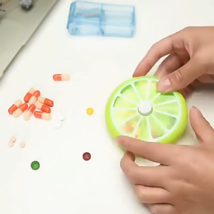 Fruit Shaped 7 Days Rotatable Pill Box Portable Travel Compartment Mini Plastic Capsules Ubat Bekas Kotak 便携药丸盒