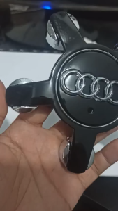 Logo mâm xe cho xe Audi (đường kính 135mm) phù hợp cho các xe Audi.